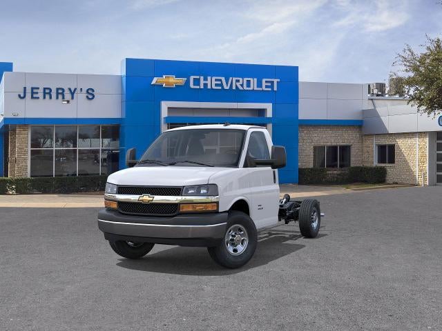 2025 Chevrolet Express Cutaway 3500 Base