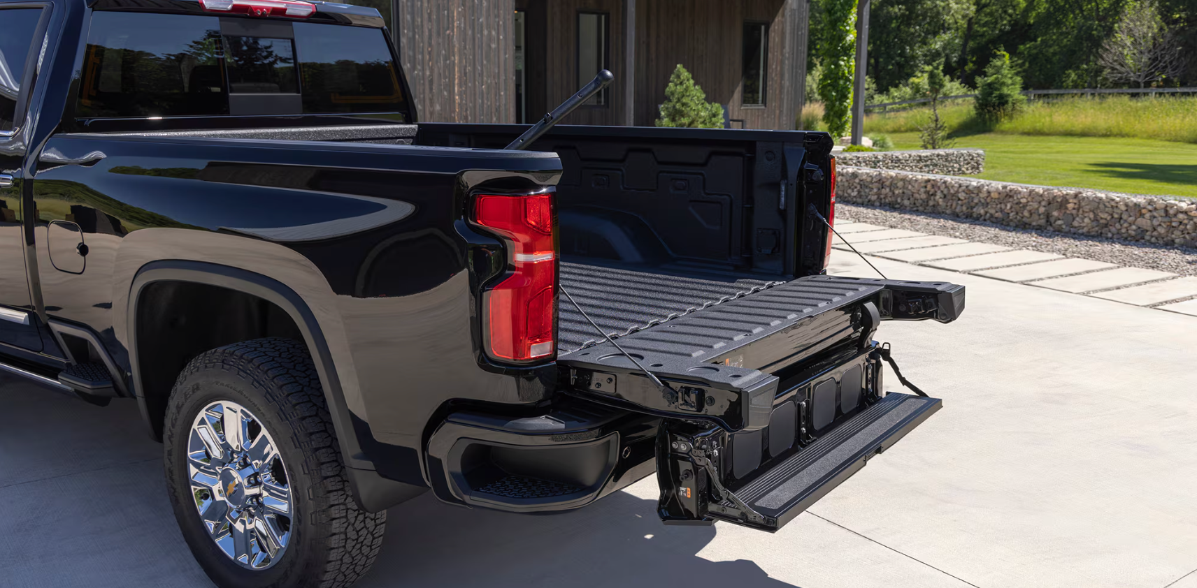 Multiflex Tailgate of 2026 Chevy Silverado 3500 HD near Burleson, TX